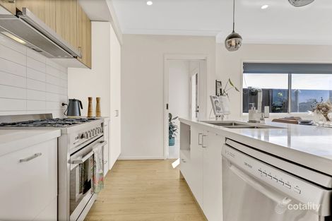 Property photo of 8 Expedition Way Corio VIC 3214