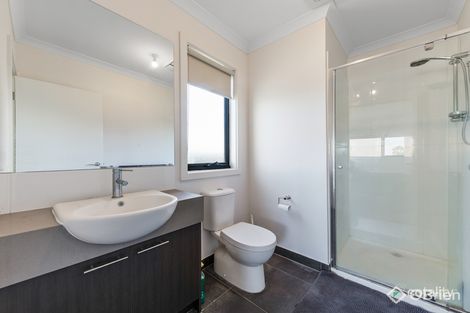 Property photo of 16 Langley Way Pakenham VIC 3810
