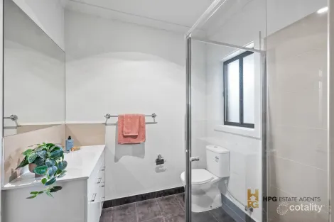 Property photo of 4/12 Broadmeadows Road Tullamarine VIC 3043