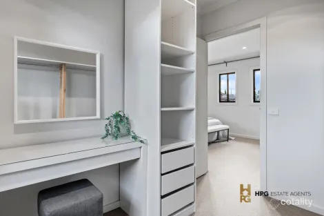 Property photo of 4/12 Broadmeadows Road Tullamarine VIC 3043