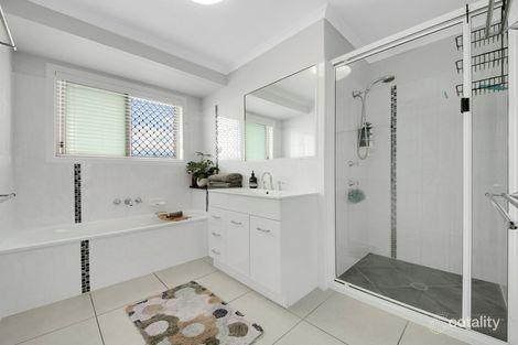 Property photo of 19 Valley Way Boyne Island QLD 4680