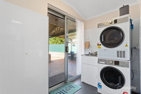 Property photo of 4 Chireton Place Beechboro WA 6063