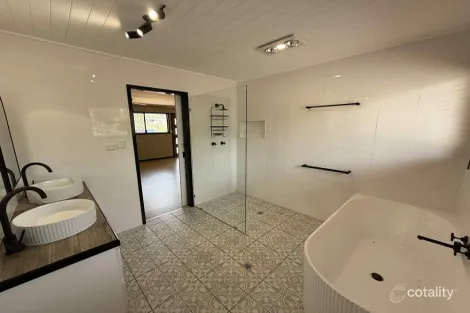 19 Shield Ave, Eidsvold, QLD 4627