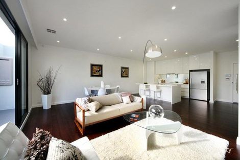 2/9 Scanlan St, Bentleigh East, VIC 3165