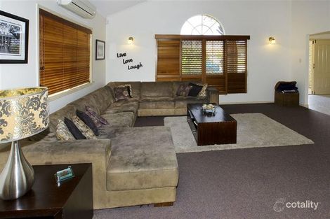 Property photo of 16 Gamma Place Bridgeman Downs QLD 4035