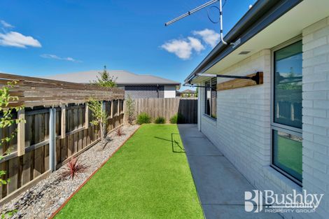 Property photo of 2/7 Senator Court Newnham TAS 7248