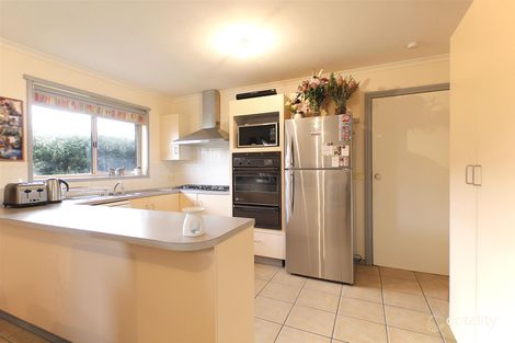 Property photo of 11 Medinah Close Warrnambool VIC 3280