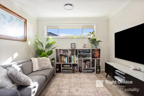 Property photo of 8 Cambewarra Drive Tullimbar NSW 2527