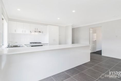 Property photo of 24 Soho Drive Deebing Heights QLD 4306