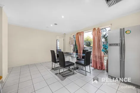 Property photo of 1 Kerlin Crescent Tarneit VIC 3029