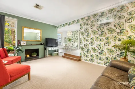 Property photo of 16 Fairway Avenue Mount Waverley VIC 3149