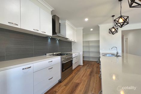 Property photo of 30 Willowtree Drive Pakenham VIC 3810