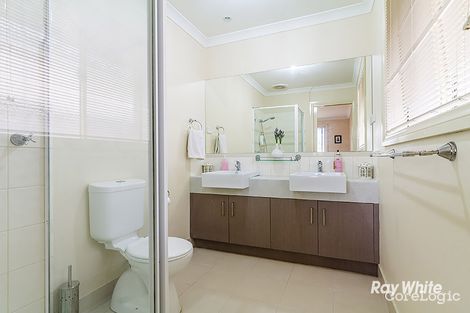 Property photo of 5 Donohue Street Cranbourne East VIC 3977