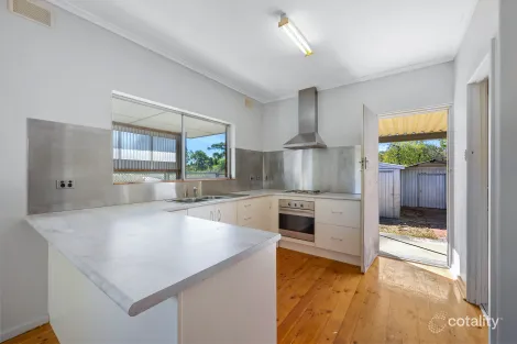 Property photo of 36 Kentwood Road Morphett Vale SA 5162