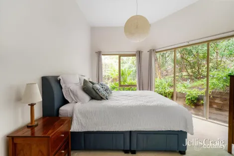 Property photo of 17 Laleham Court Eltham VIC 3095
