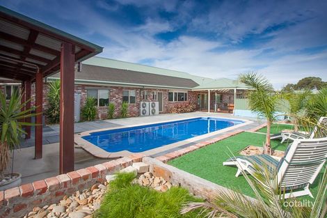 4 Carbine Ct, Toolern Vale, VIC 3337