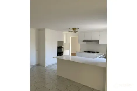 Property photo of 17 Solander Avenue West Hoxton NSW 2171