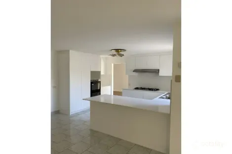 Property photo of 17 Solander Avenue West Hoxton NSW 2171