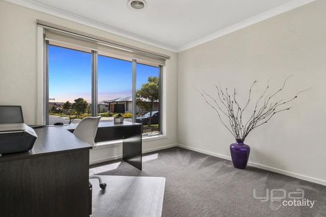 Property photo of 10 Wimpara Crescent Maddingley VIC 3340