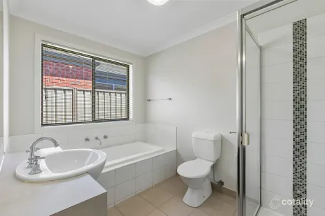 Property photo of 77 Rockpool Road Truganina VIC 3029