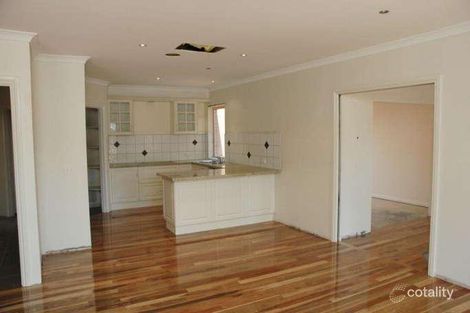 Property photo of 10A Roundhay Court Berwick VIC 3806