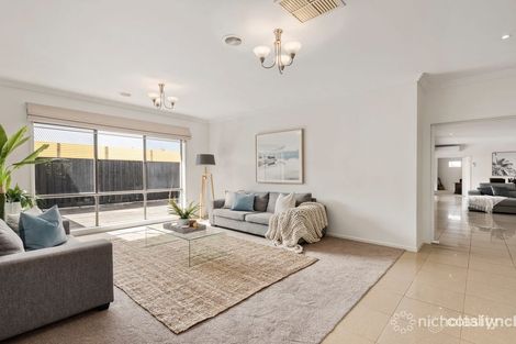 Property photo of 5 Brown Thornbill Court Langwarrin VIC 3910
