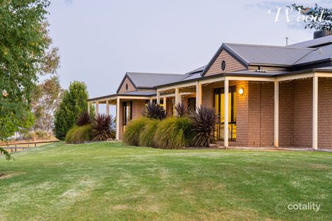 Property photo of 27 Eagle Rise Road Table Top NSW 2640