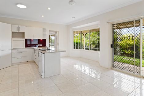 Property photo of 3 Hampshire Close Highland Park QLD 4211