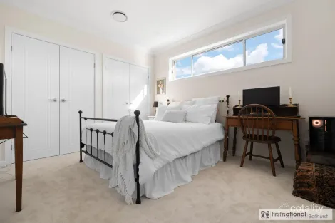 Property photo of 64 Emerald Drive Kelso NSW 2795