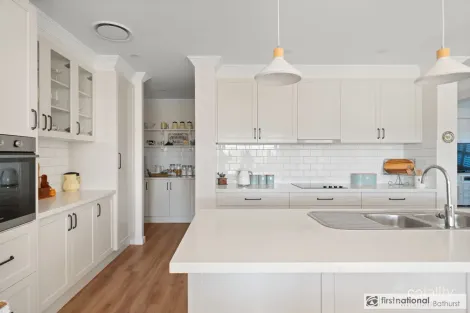 Property photo of 64 Emerald Drive Kelso NSW 2795