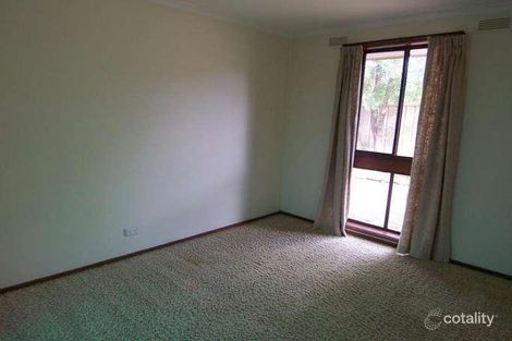 Property photo of 4 Cliff Avenue Strathdale VIC 3550
