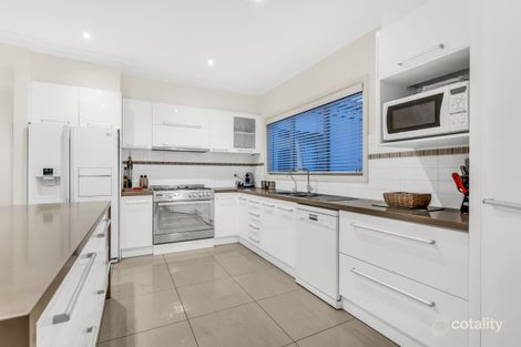 Property photo of 27 St Andrews Drive Craigieburn VIC 3064