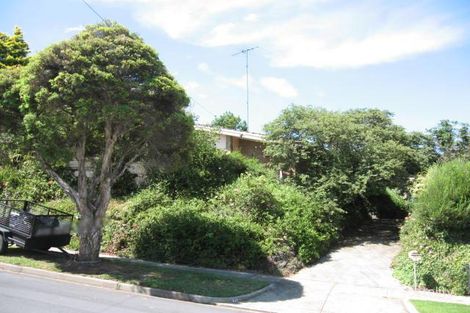 1 Lansell Dr, Doncaster, VIC 3108