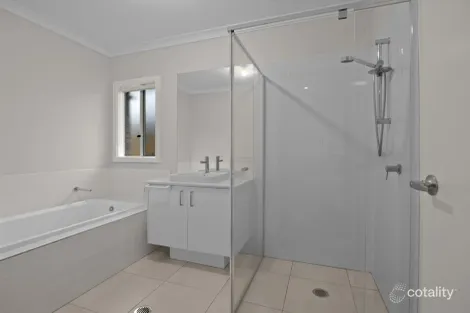 Property photo of 155 Sunny Crescent Ripley QLD 4306