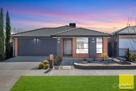 12 HOGARTH ST, TARNEIT, VIC 3029