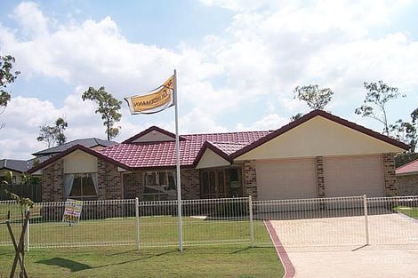 11 Norfolk Pl, Wishart, QLD 4122