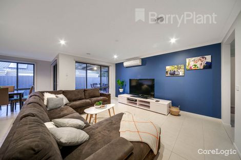 Property photo of 15 Rimfire Avenue Drouin VIC 3818