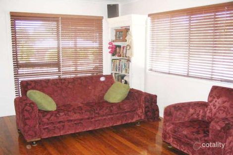 Property photo of 19 Pine Street Flinders View QLD 4305