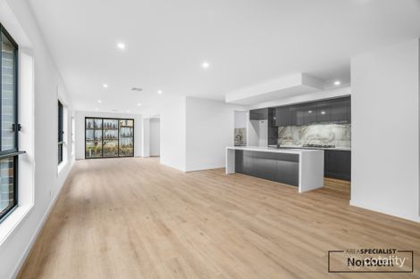 Property photo of 16 Hackney Way Kalkallo VIC 3064