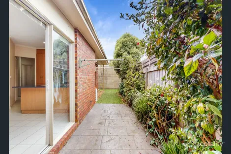 Property photo of 2/2 Francesco Street Bentleigh East VIC 3165