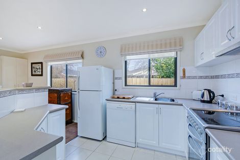 Property photo of 11 Bluegum Court Mill Park VIC 3082