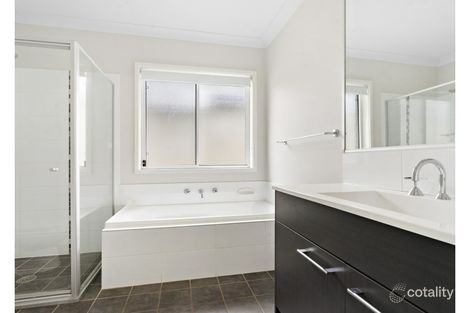 Property photo of 42 Hampton Crescent Prospect NSW 2148