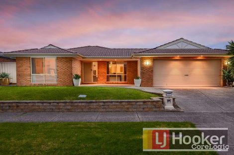 Property photo of 3 Armoy Close Cranbourne East VIC 3977