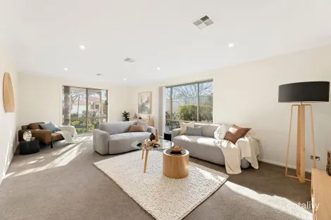 Property photo of 6 Joan Bradley Street Franklin ACT 2913