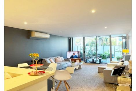 Property photo of 202/3 Como Crescent Southport QLD 4215