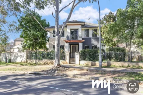 Property photo of 7 Coral Pea Court Mount Annan NSW 2567