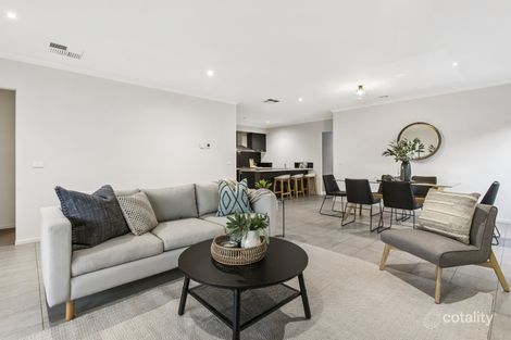 Property photo of 6 Strettle Crescent Cranbourne North VIC 3977