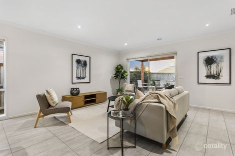 Property photo of 6 Strettle Crescent Cranbourne North VIC 3977