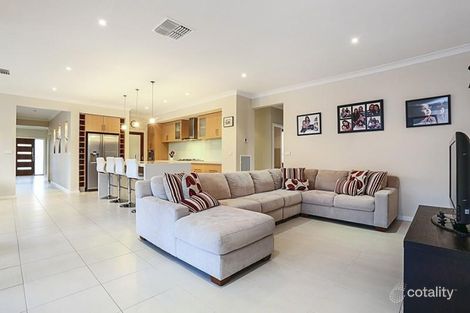 Property photo of 30 Desert Gum Way Brookfield VIC 3338