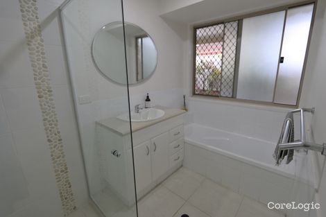 Property photo of 3 Gladiolus Court Hollywell QLD 4216